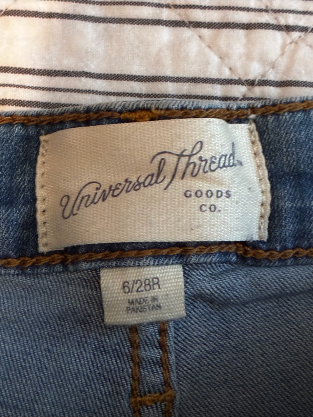 Universal Thread Women’s Light Blue Denim Jeans
